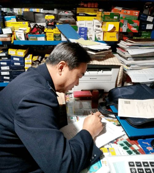 原州區(qū)分局開(kāi)展安全帽等特種勞動(dòng)防護(hù)用品專(zhuān)項(xiàng)監(jiān)督檢查，強(qiáng)化網(wǎng)絡(luò)技術(shù)服務(wù)支撐